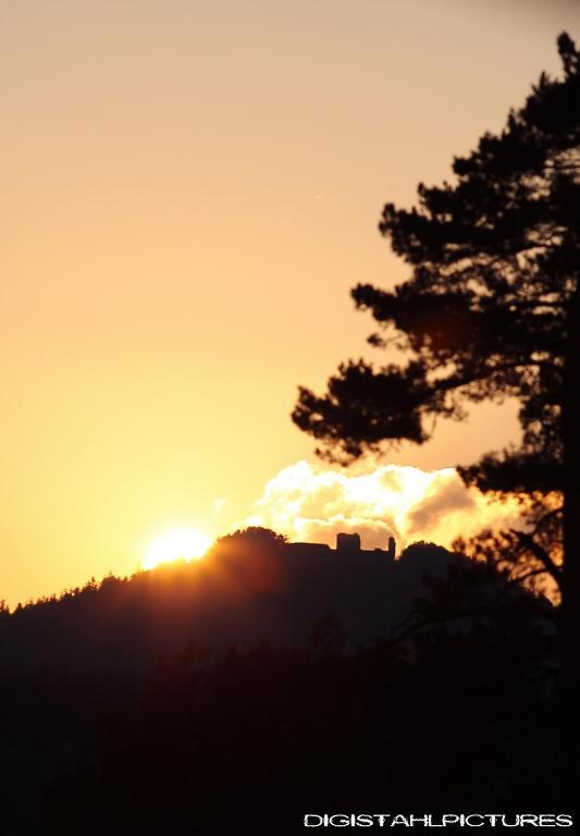 A La Montagne Apartment *